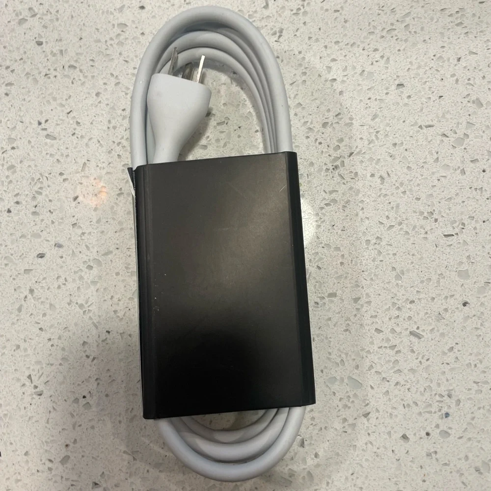 White Mac cord